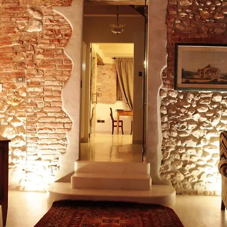 Oda ve Kahvaltı Castello *