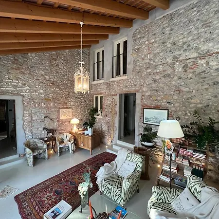 Oda ve Kahvaltı Castello *